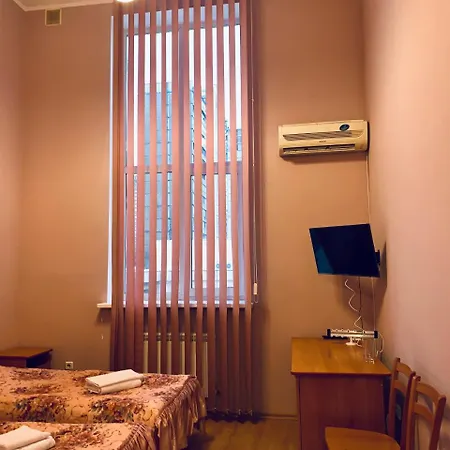 فندق On Zhytomyrska 2*
